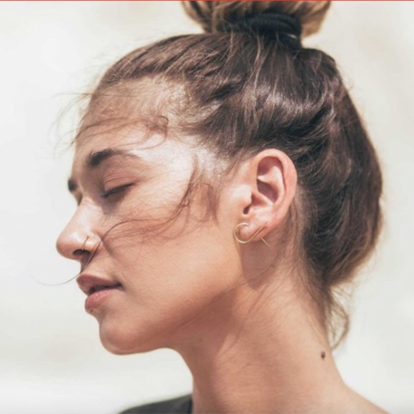 'Torsion' Minimalist Twist Gold Copper Earrings - Picture 3 of 3